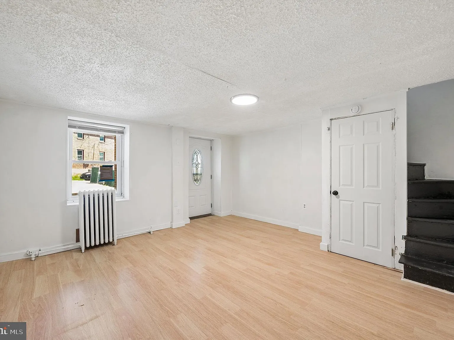 3 bed, 2.0 bath, 1088 sqft, $1,850 — Photo 4