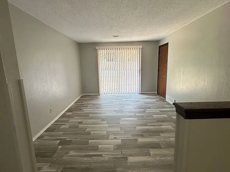 3904 Overland Dr — Photo 8