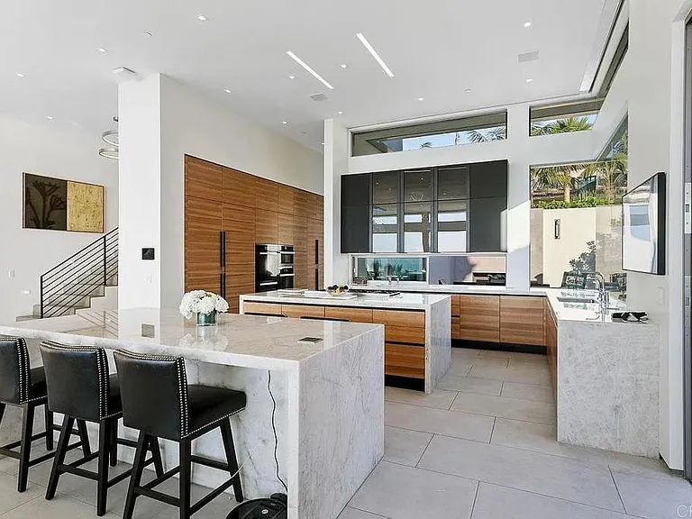 6436 Camino De La Costa — Photo 21