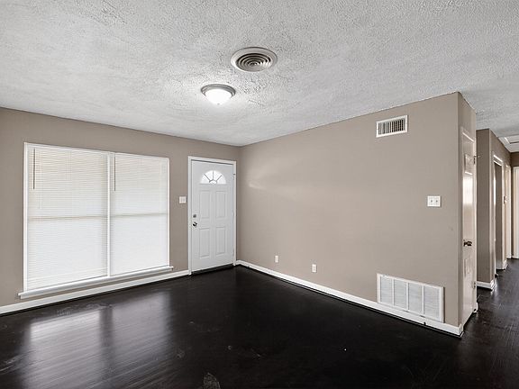 5th image of 505 E Bethany Rd