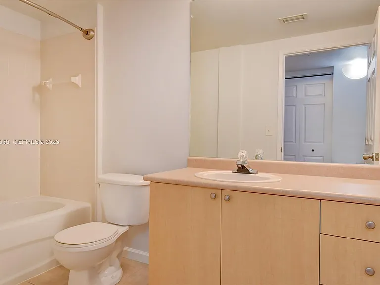 1919 Van Buren St #311A — Photo 15