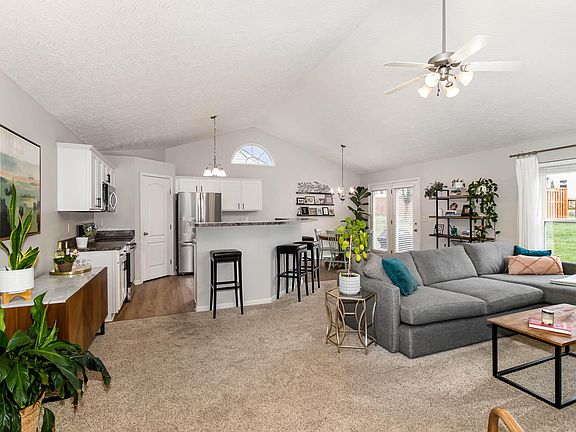 4th image of 3047 Danbury Dr
