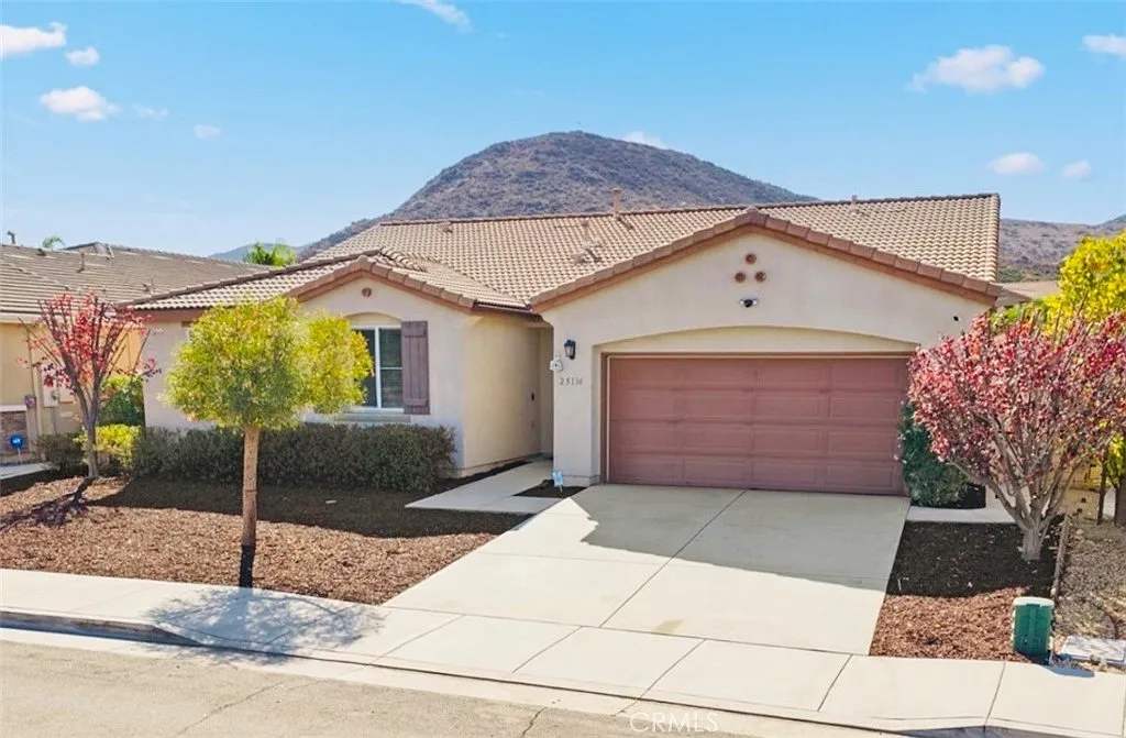 4 bed, 2323 sqft, $3,895 — Photo 1