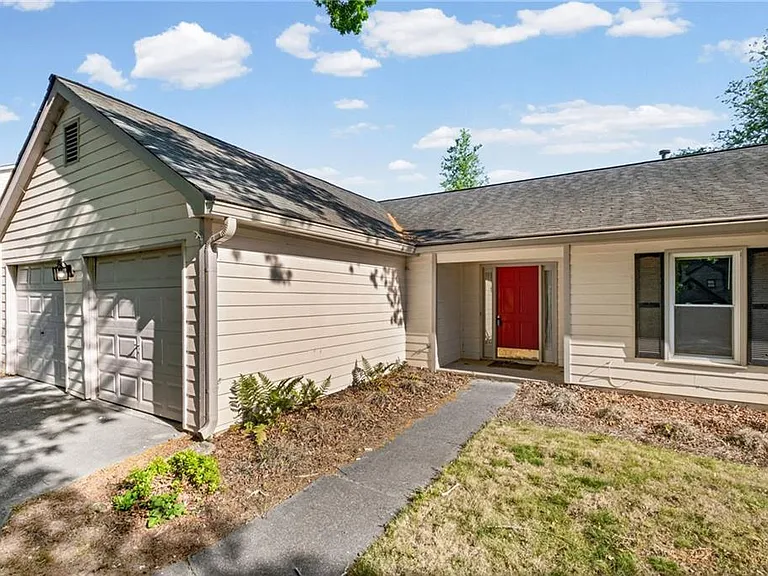 1194 Meadow Oaks Dr NW — Photo 5