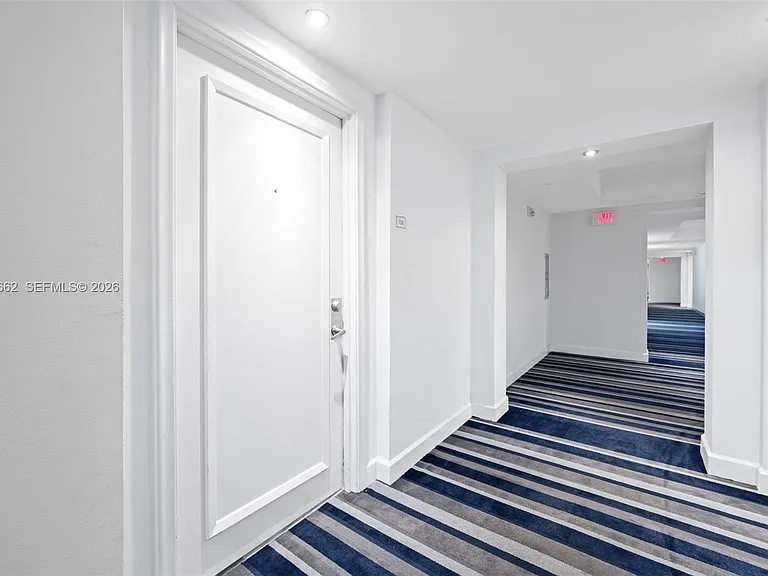 18800 NE 29th Ave #708 — Photo 5