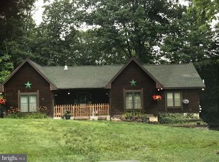 511 Silvercreek Ln, Berkeley Springs, WV 25411