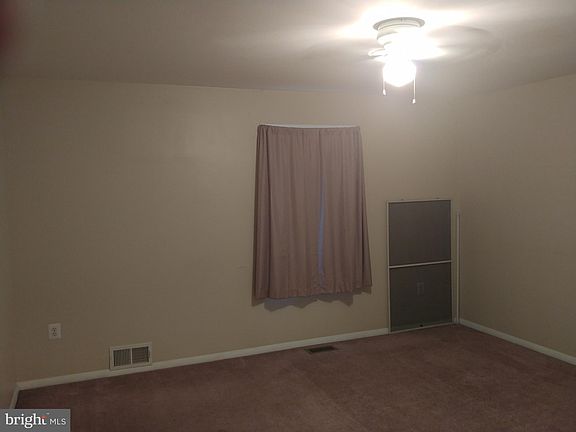 5th image of 5143 Bainbridge Ln