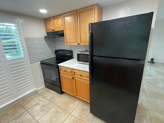 3 bed, 1.0 bath, 1012 sqft, $2,800 — Photo 3