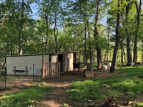 4th image of 98 Deer Haven Ln