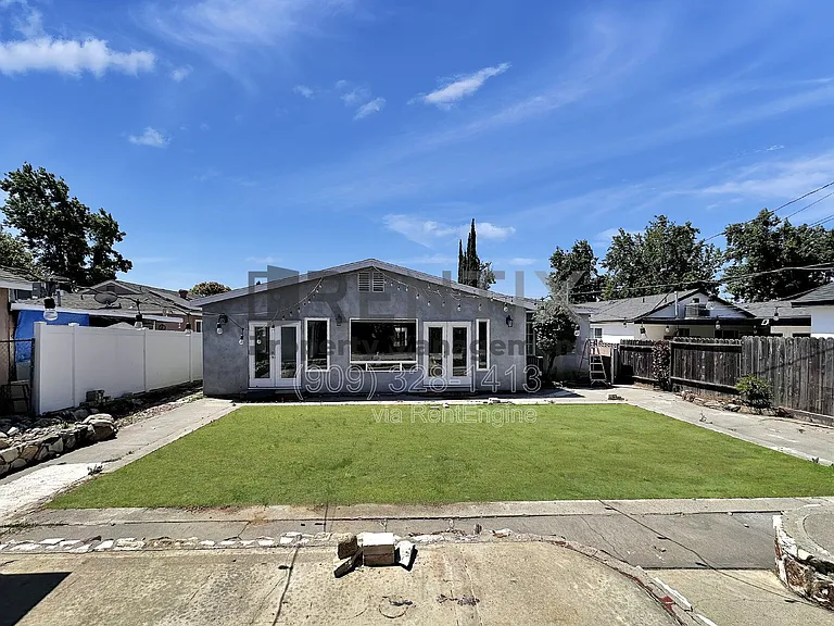 938 W Berkeley Ct — Photo 30