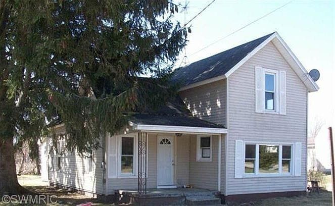 1st image of 303 Walter St