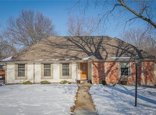8329 NW Overland Dr, Kansas City, MO 64151
