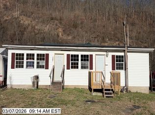 120 Rainbow Cir, Madison, WV 25130
