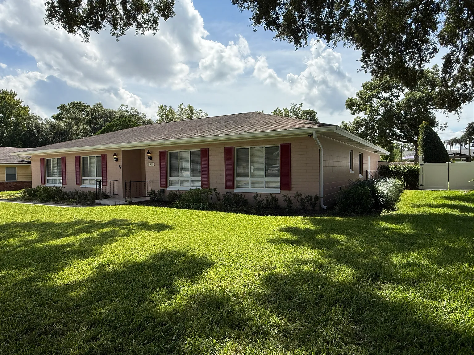 3 bed, 1956 sqft, $2,800 — Photo 2