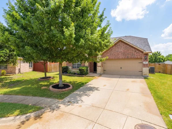 1365 Broadmoor Dr, Burleson, TX 76028
