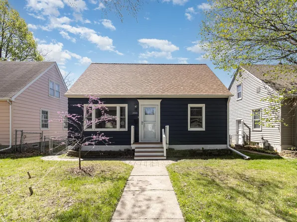 2048 4th St E, Saint Paul, MN 55119