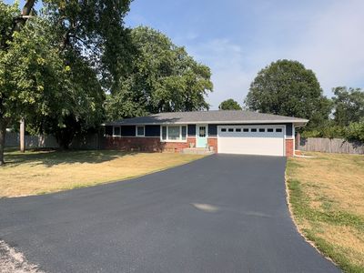 102 S Apple St, White Heath, IL, 61884