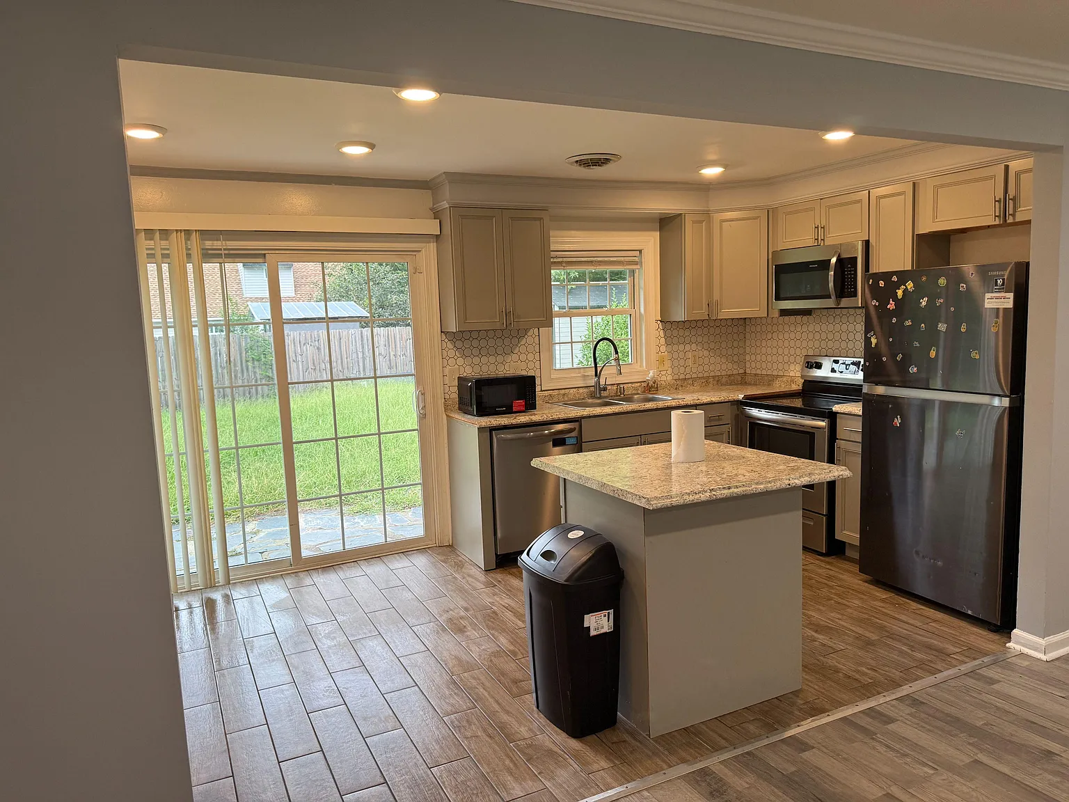 4 bed, 3.0 bath, 1561 sqft, $1,092 — Photo 3