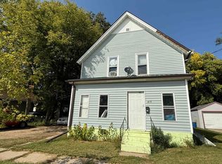 915 Bellevue Pl, Beloit, WI 53511