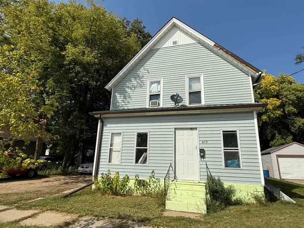 915 Bellevue Pl, Beloit, WI 53511