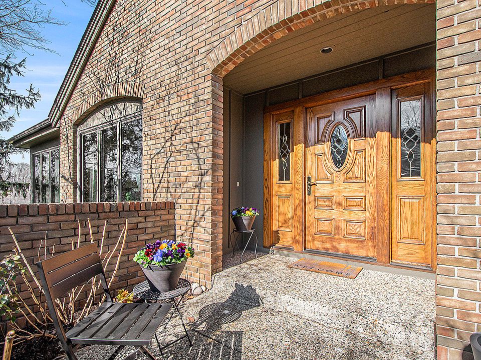 690 Cascade Hills Holw SE, Grand Rapids, MI 49546 | Zillow