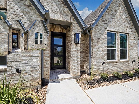 3rd image of 422 Venado View Ct