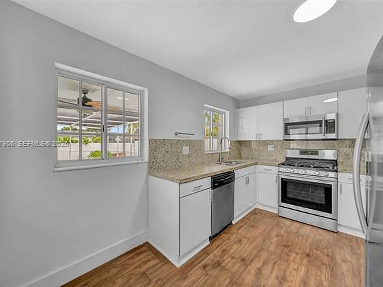 15010 NE 7th Ave — Photo 22