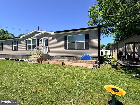 2nd image of 318 Gantt Dr