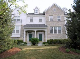 913 Violet Dr, Hanover Park, IL 60133