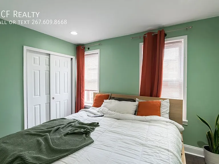2033 Sigel St — Photo 13