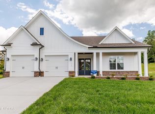 179 Clover Cir, Lenoir City, TN 37772