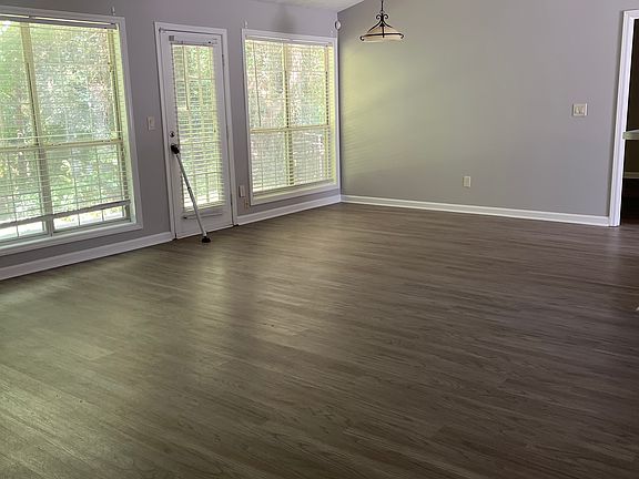 3rd image of 2690 Cambridge Park Dr