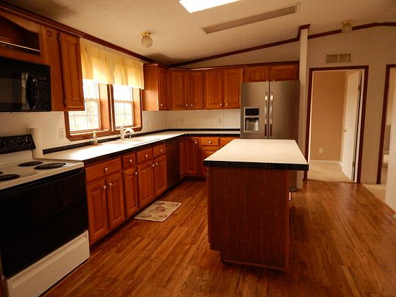 3rd image of 212 Penn Lake Dr