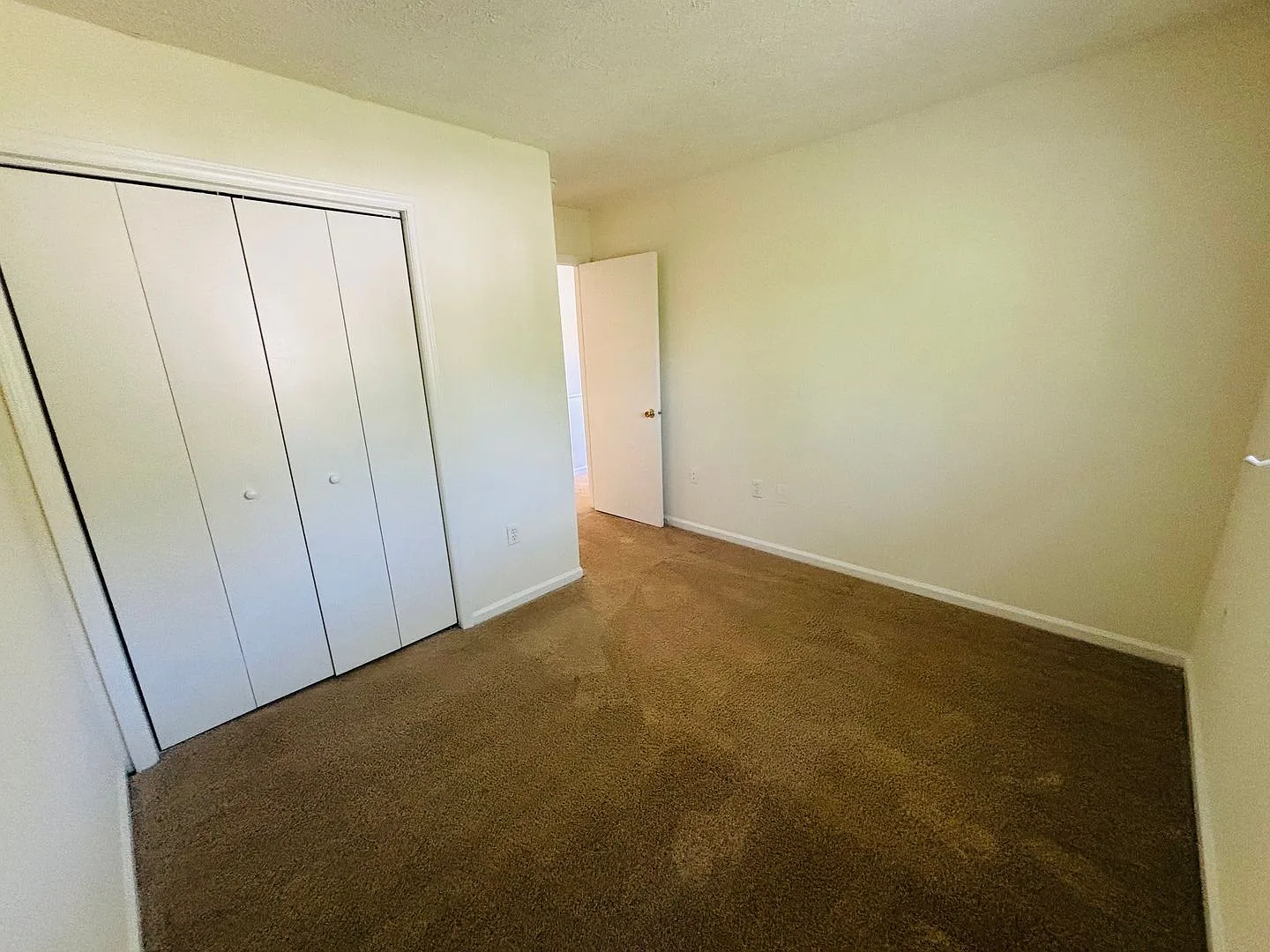4 Bedroom 2.5 Bath Townhouse — Photo 4