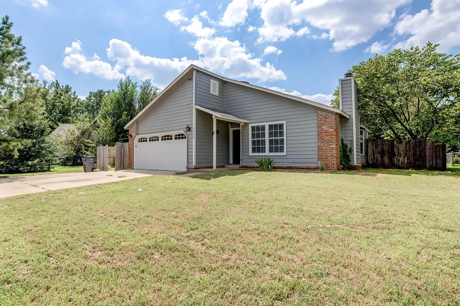 3 Bed | 2 Bath in Bixby! — Photo 2