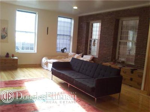 2nd image of 178 Stanton St APT 2R