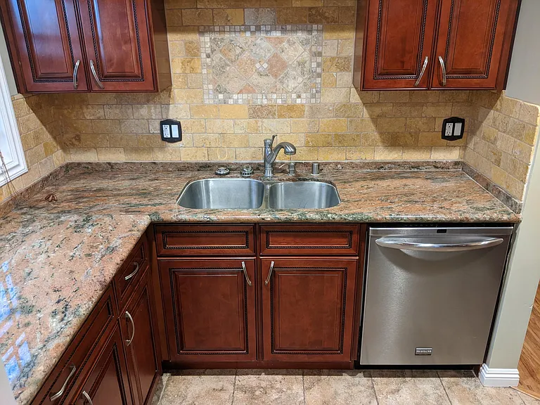 527 E Harvard Rd — Photo 9