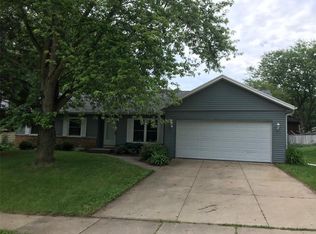 1461 39th Street Pl, Marion, IA 52302