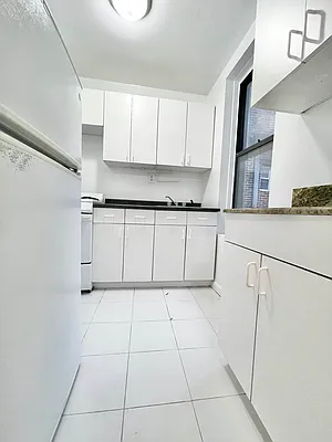 Rented by City Connections Realty | media 3