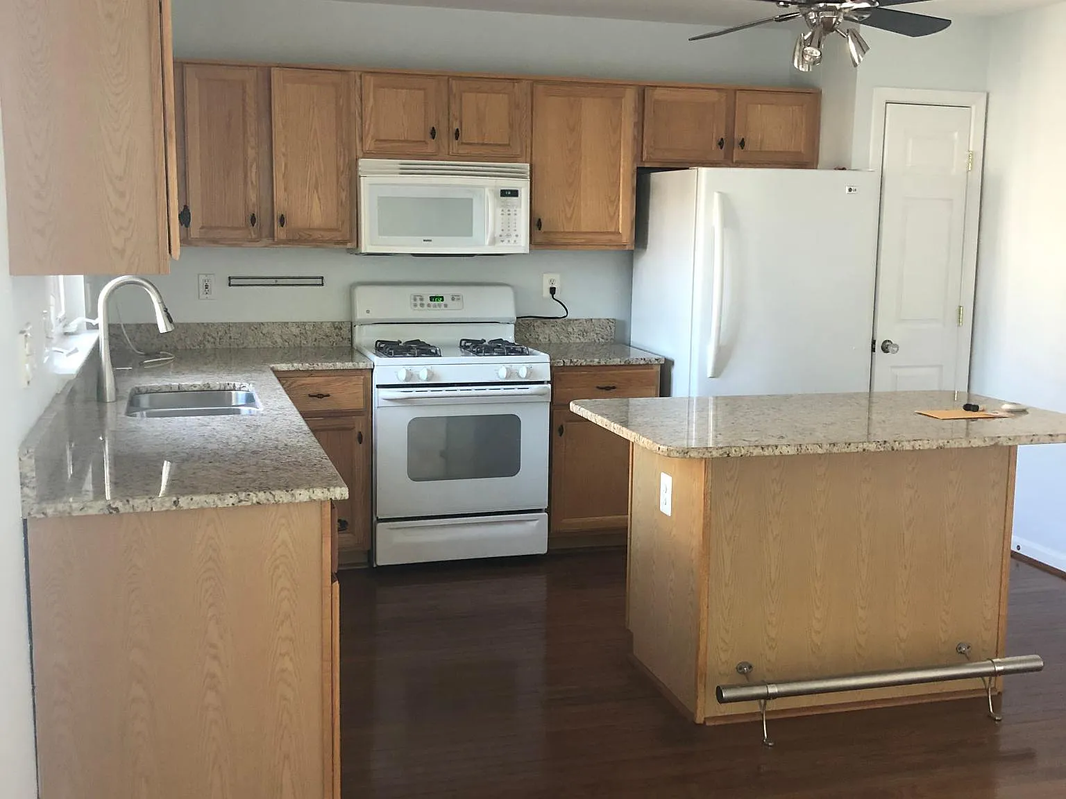 604 Samuels Way — Photo 4