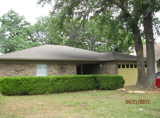 4710 Crestmont Ct, Arlington, TX 76017
