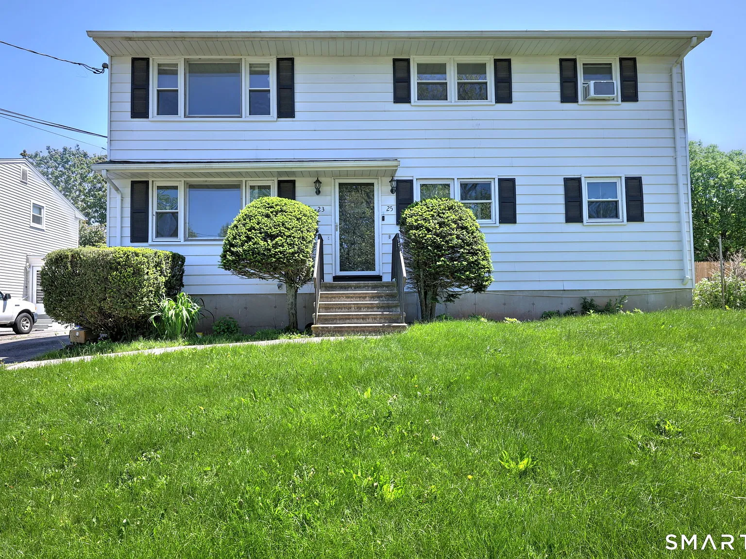 3 bed, 1.0 bath, 1040 sqft, $2,350 — Photo 2
