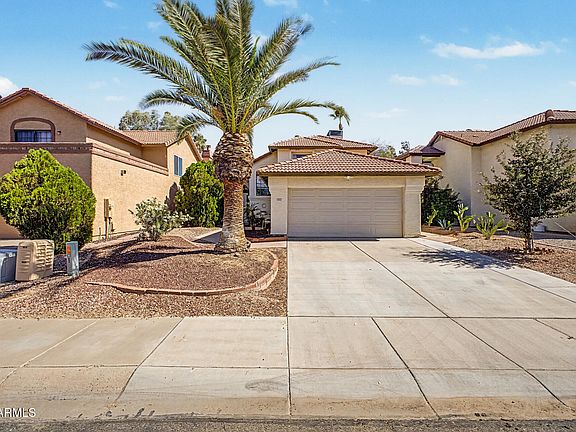 3rd image of 929 E MANOR Drive