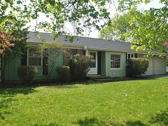 3rd image of 41 Hillcrest Dr
