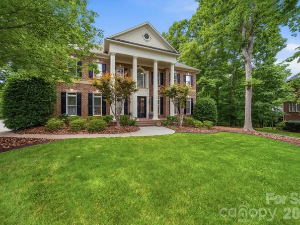 1802 Summit View Pl, Waxhaw, NC 28173