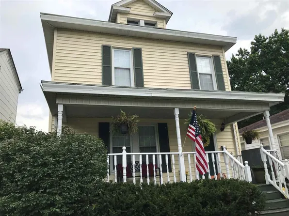 2910 Piedmont Rd, Huntington, WV 25704