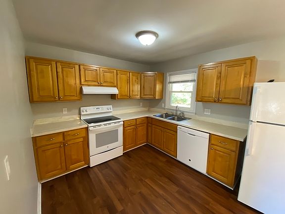 3rd image of 107 Florence St