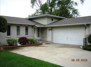 425 W 55th Ln, Merrillville, IN 46410
