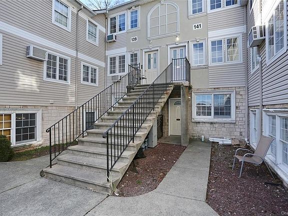3rd image of 141 Route 306 APT 1