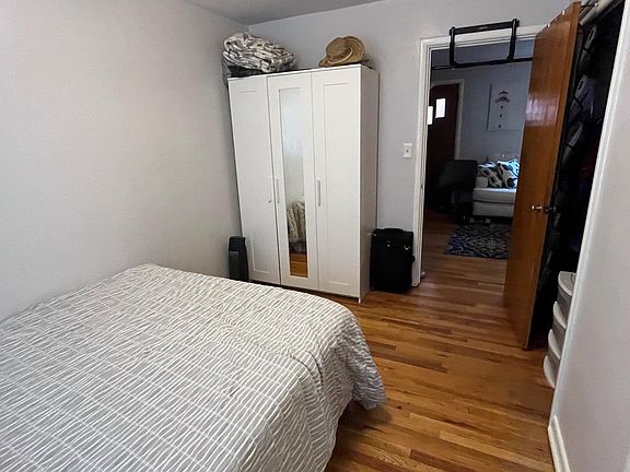 5th image of 115 S Lincoln St #B